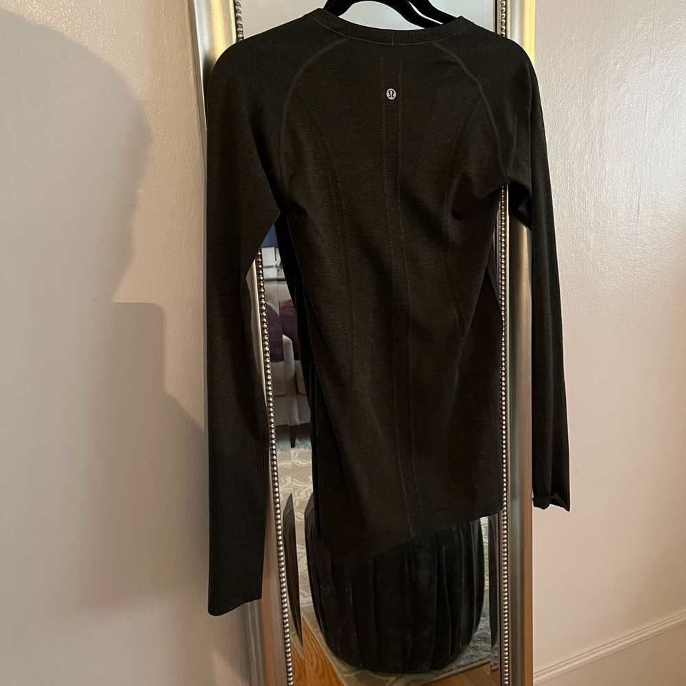 Lululemon - Swiftly Tech Long Sleeve Shirt